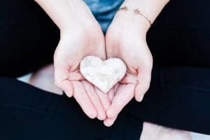 Wie Sie Ihre Energie aufrechterhalten, während Sie einen geliebten Menschen mit LC betreuen